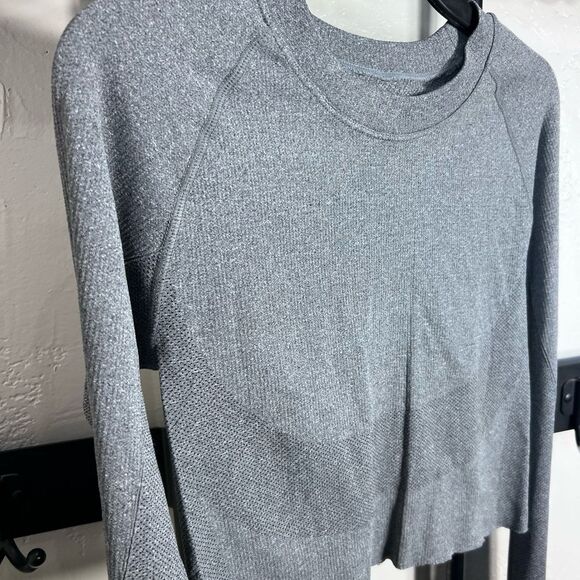 Climawear long-sleeve seamless crop top Size Small/Medium - Picture 9 of 14